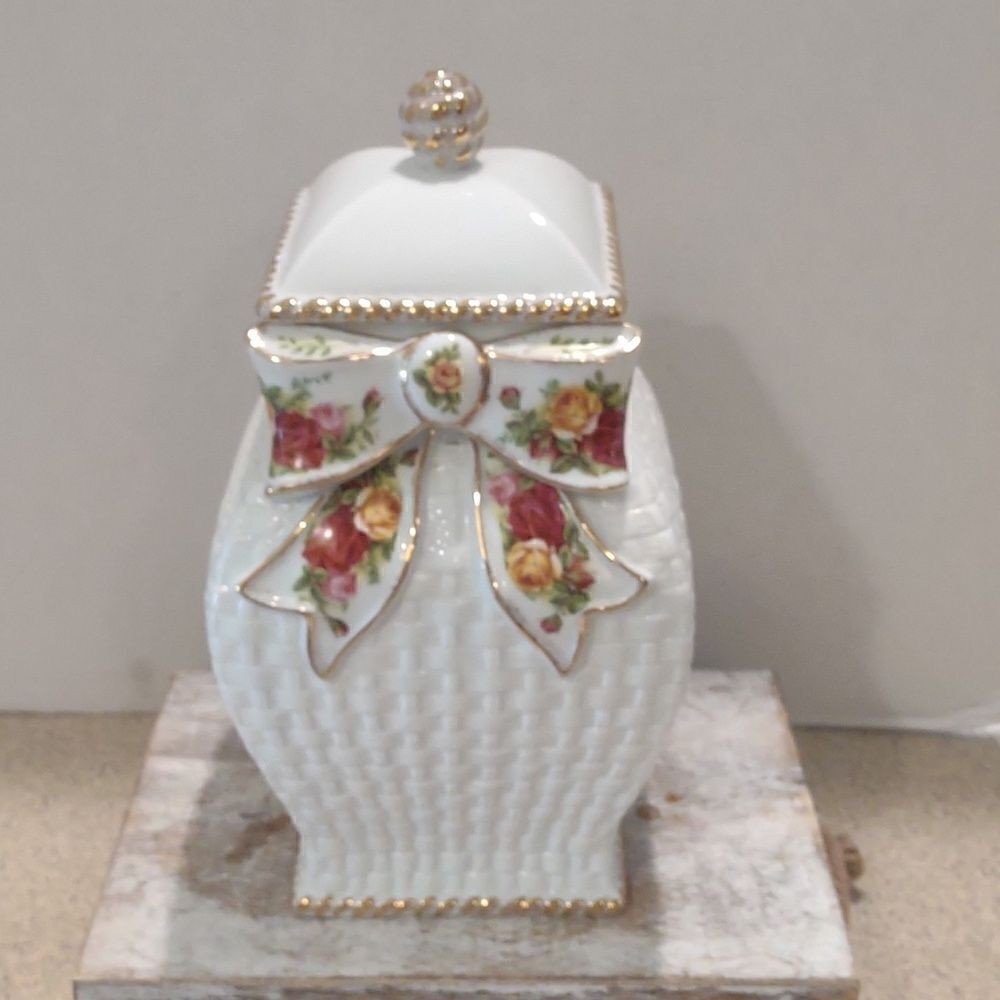 Royal Albert Country Roses Cookie Jar